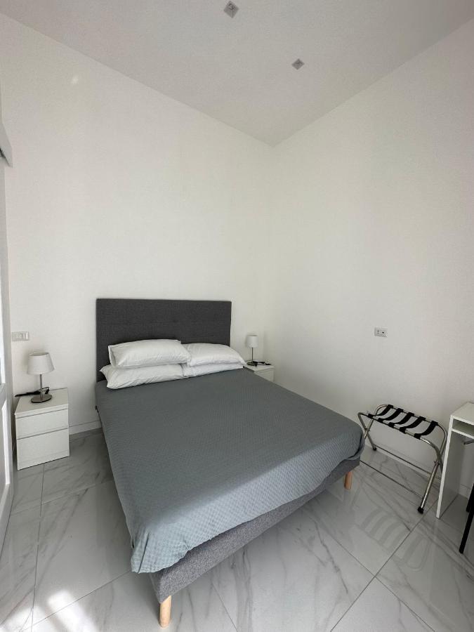 Appartamento Incantevole A Chiaia Naples Exterior photo