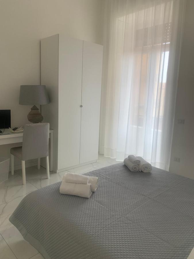 Appartamento Incantevole A Chiaia Naples Exterior photo